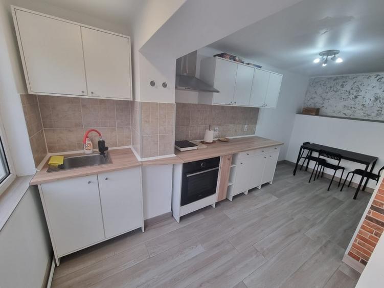 Casă individuală cu 3 camere cu Canalizare în Marpod