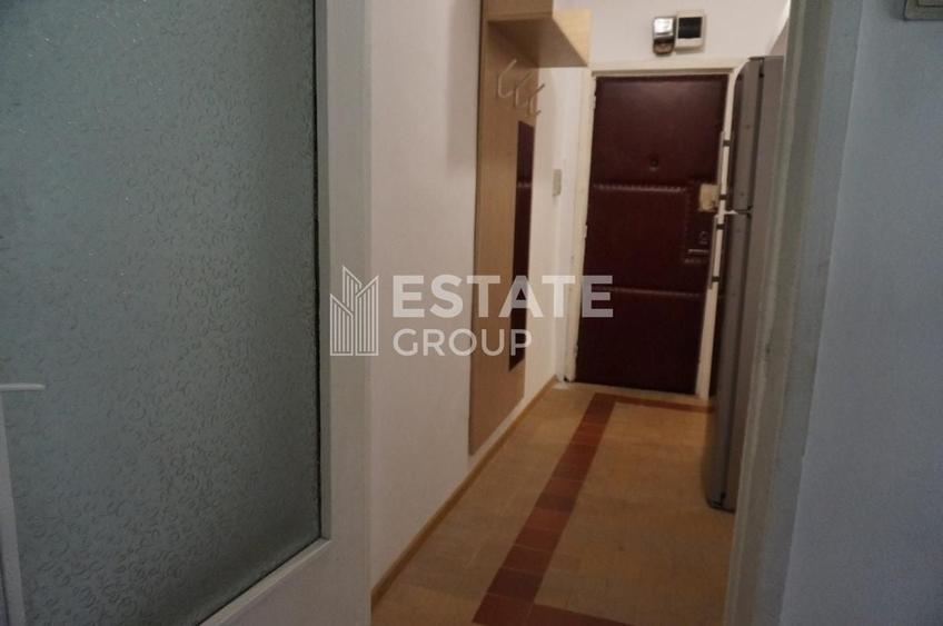 Apartament cu 3 camere semidecomandat, mobilat în Girocului