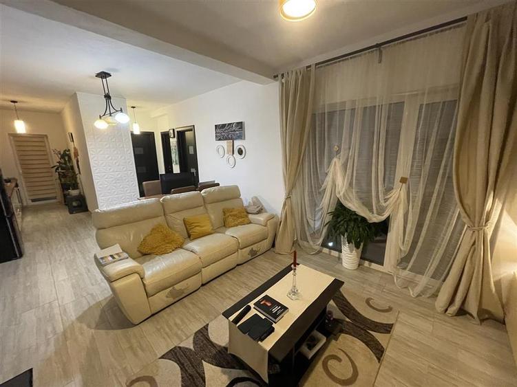 Apartament cu 3 camere decomandat, mobilat în Arhitecților - Calea Cisnădiei