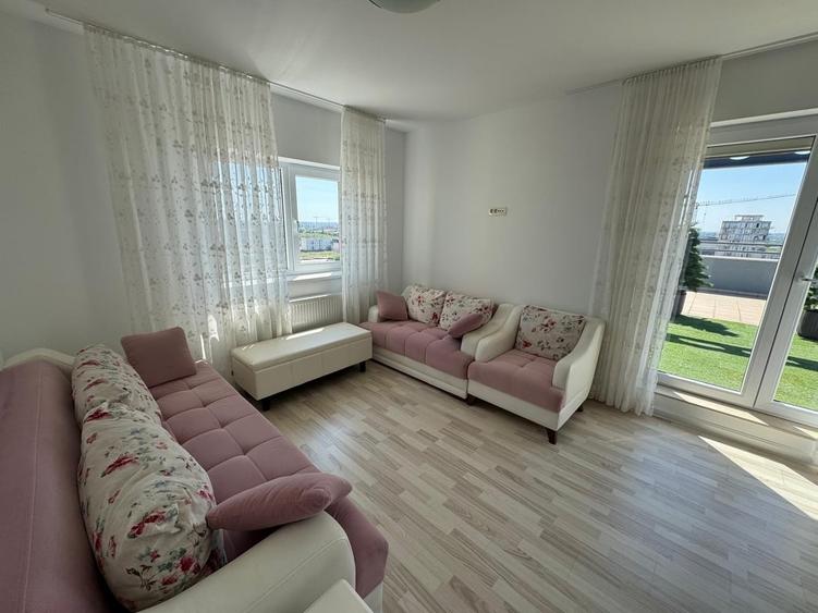Apartament cu 3 camere semidecomandat în Titan