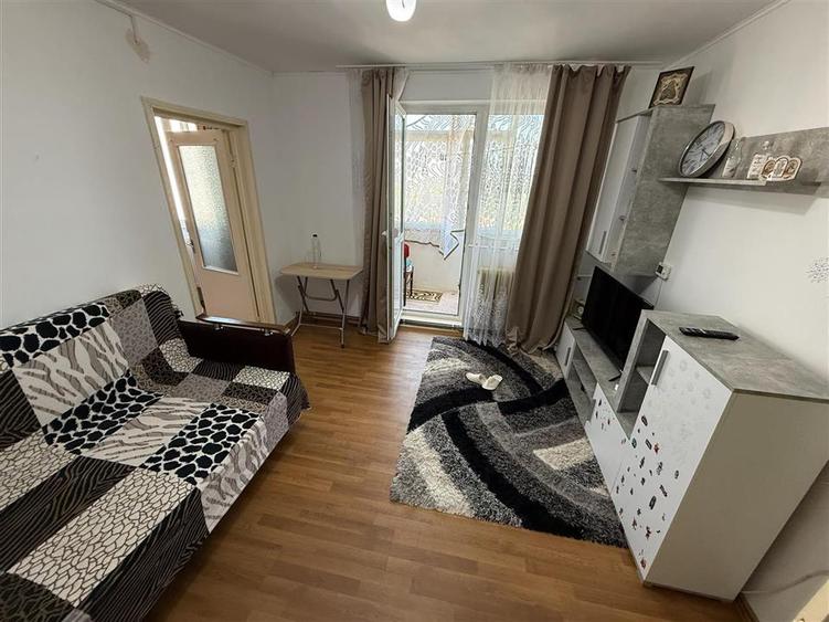 Apartament cu 2 camere semidecomandat în Tătărași