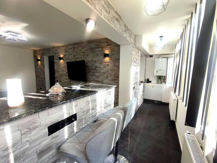 Apartament cu 2 camere decomandat în Central