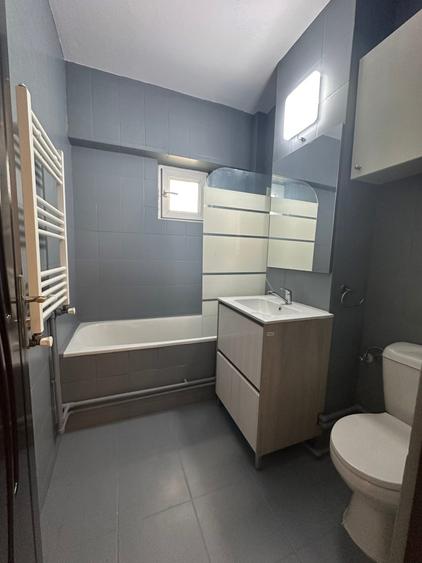 Apartament cu 4 camere decomandat, mobilat în Dacia
