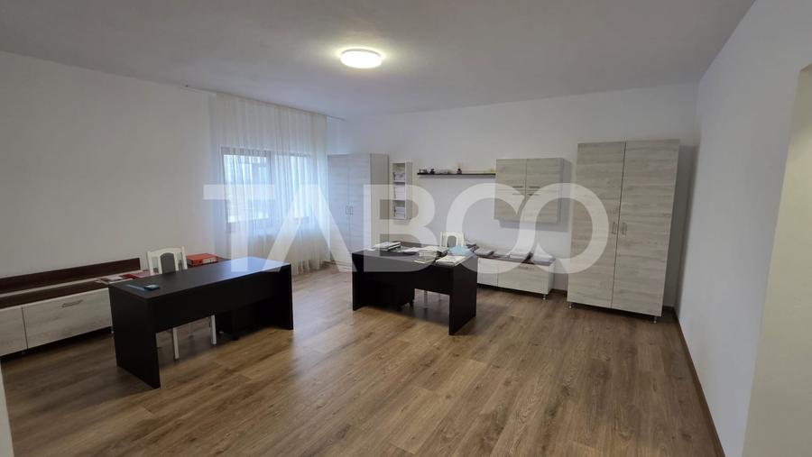 Apartament cu 3 camere decomandat, mobilat în Sebeș