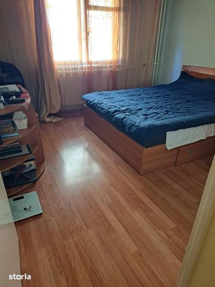 Apartament cu 3 camere în Decebal
