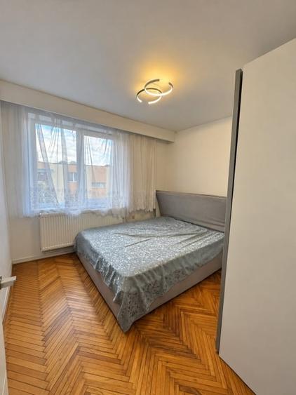 Apartament cu 3 camere decomandat, mobilat în Decebal