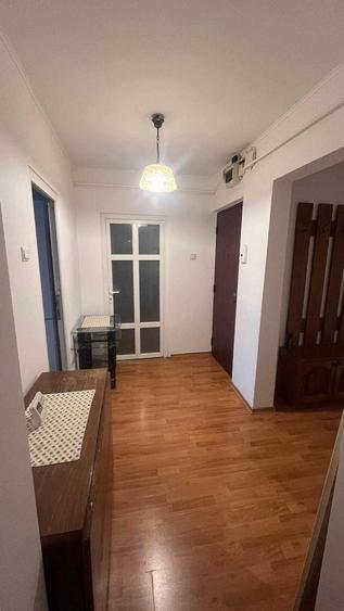 Apartament cu 3 camere decomandat în Dacia