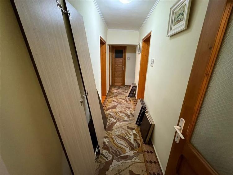 Apartament cu 4 camere decomandat în Vest