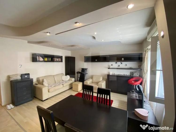 Apartament cu 3 camere decomandat în Gară