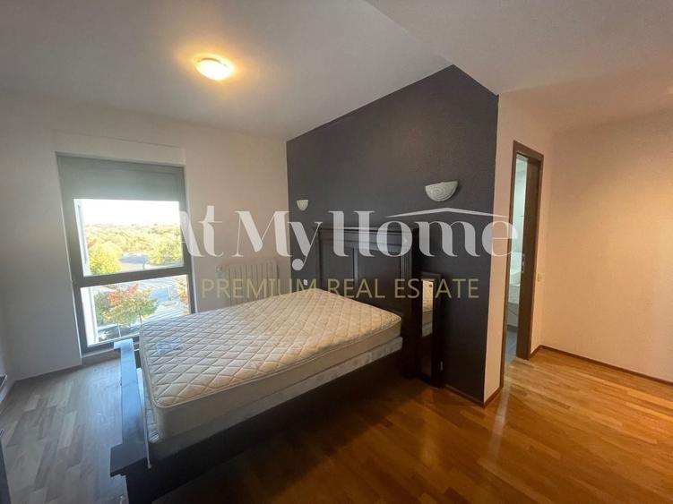 Apartament cu 4 camere decomandat, mobilat în Băneasa