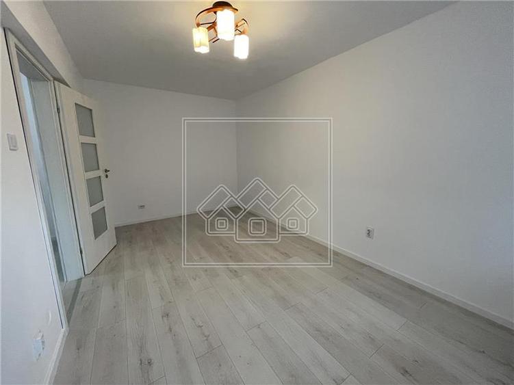 Apartament cu 2 camere decomandat în Hipodrom 1