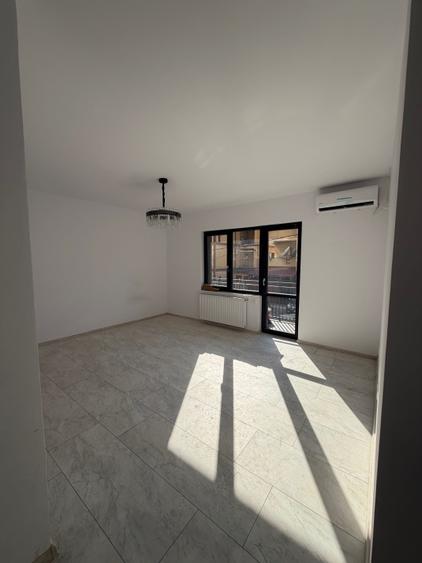 Apartament cu 3 camere decomandat în Fundeni
