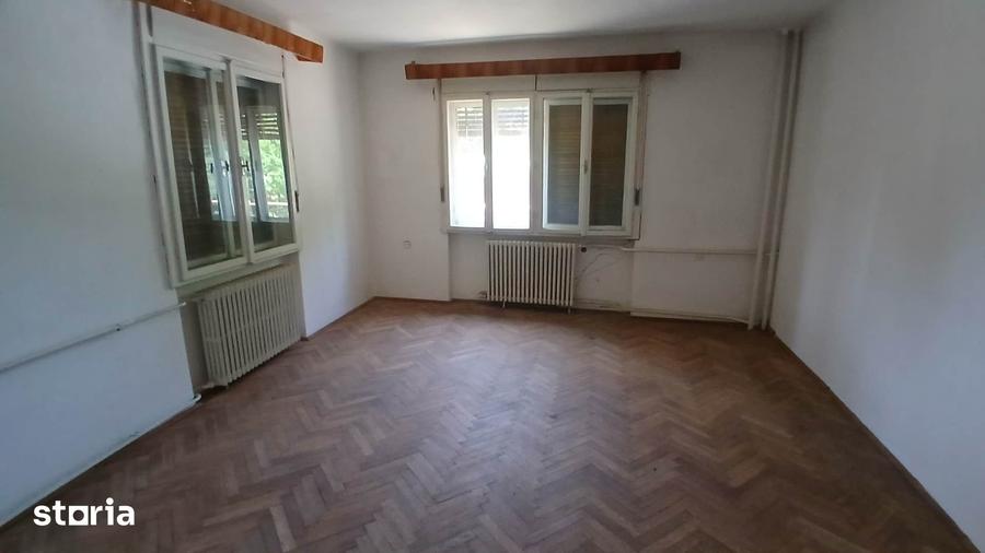 Casă cu 5 camere cu Teren 360 Mp în Caransebeș