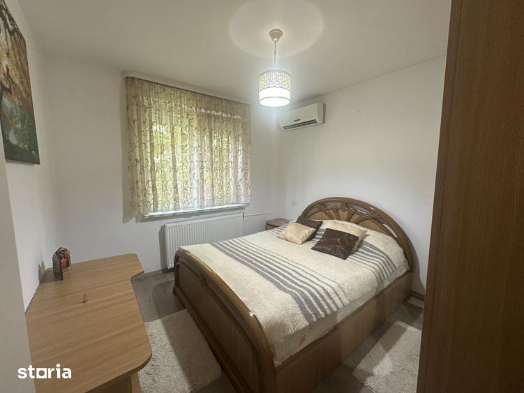 Apartament cu 4 camere în Berceni