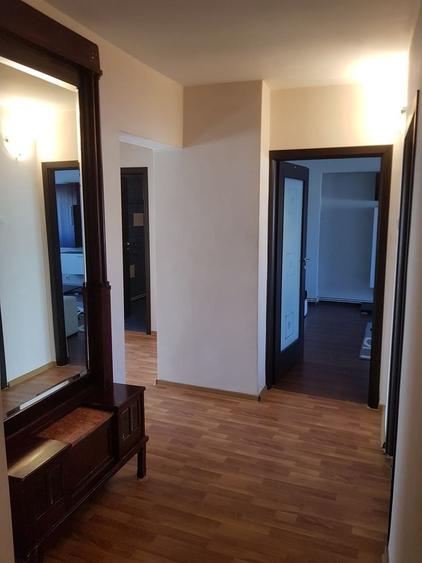 Apartament decomandat în Gară