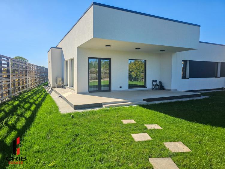 Casă individuală cu 4 camere cu Teren 1086 Mp în Tamași