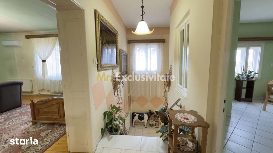 Casă cu 7 camere cu Teren 4620 Mp în Central