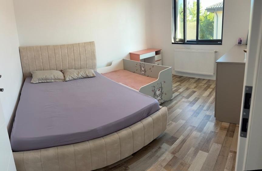 Casă individuală cu 4 camere cu Canalizare în Lumina