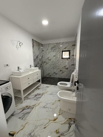 Casă cu 3 camere cu Teren 250 Mp în Preajba