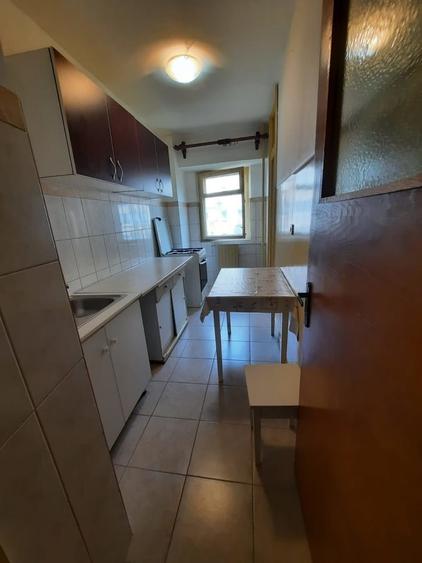 Garsonieră decomandată în Tei
