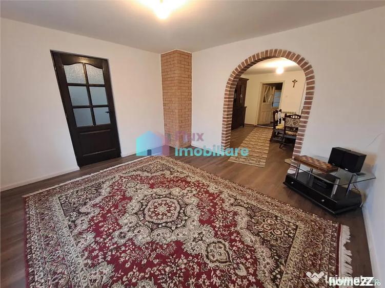 Casă cu 5 camere cu Teren 800 Mp în Cornu Luncii