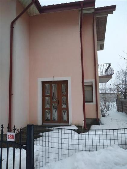 Duplex cu 6 camere cu Canalizare în 9 Mai