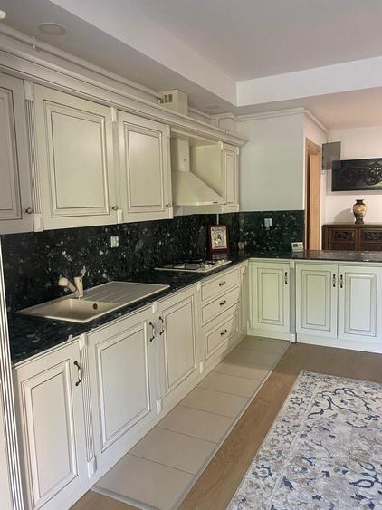 Apartament cu 3 camere semidecomandat în Ștefăneștii de Jos