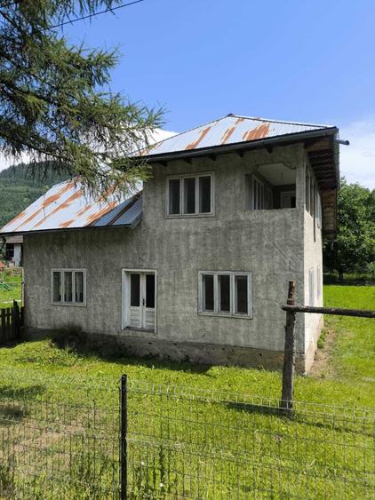 Casă cu 4 camere în Mădei