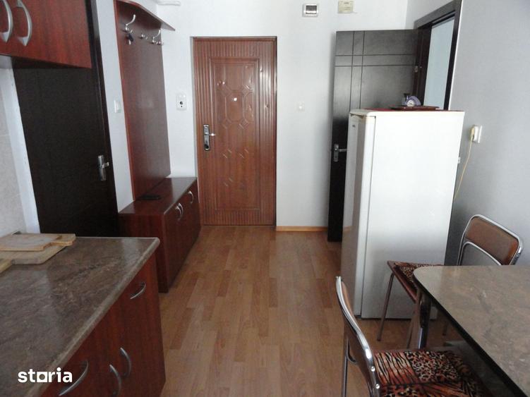 Apartament 1 camera, etaj 2, renovat, centrala pe gaz, complet mobilat - 10