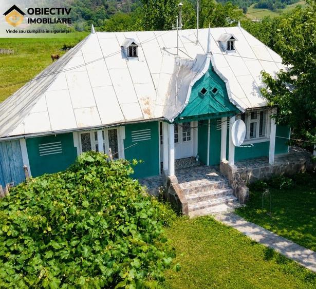 Casă cu 2 camere cu Teren 3477 Mp în Costișa
