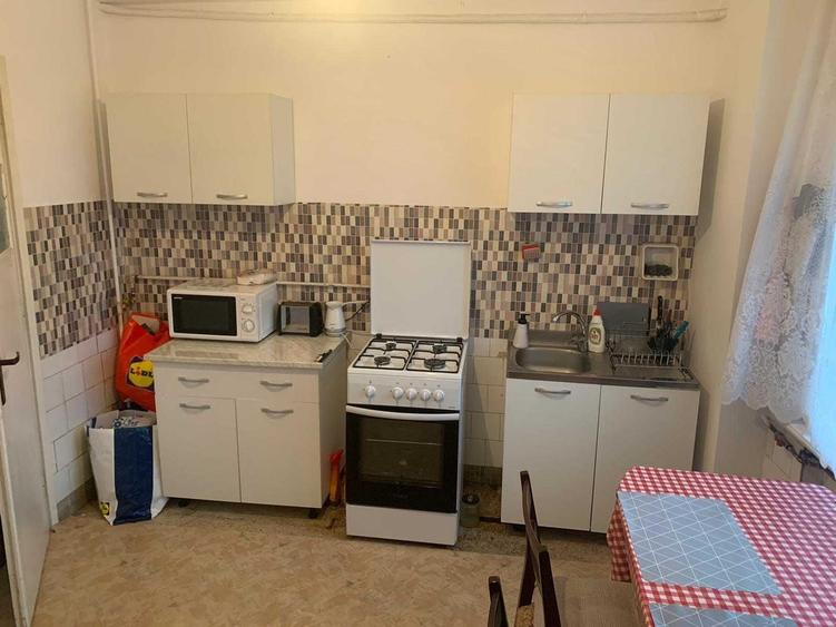 Apartament cu 2 camere decomandat în Take Ionescu