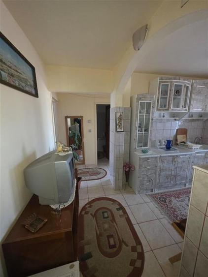 Apartament cu 2 camere decomandat, mobilat în Exterior Est