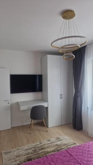 Apartament cu 2 camere semidecomandat, mobilat în Poiana Brașov