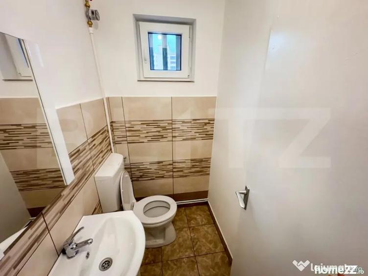 Apartament cu 4 camere semidecomandat, mobilat în 22 Decembrie
