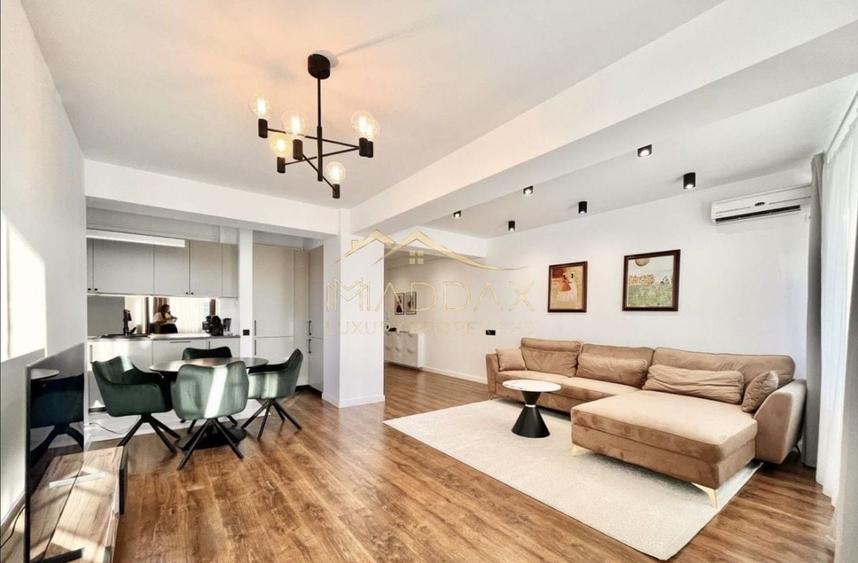 Apartament cu 3 camere, mobilat în Parcul Carol