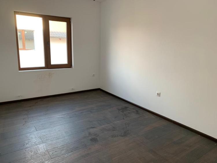 Casă cu 3 camere cu Teren 200 Mp în Strejnicu