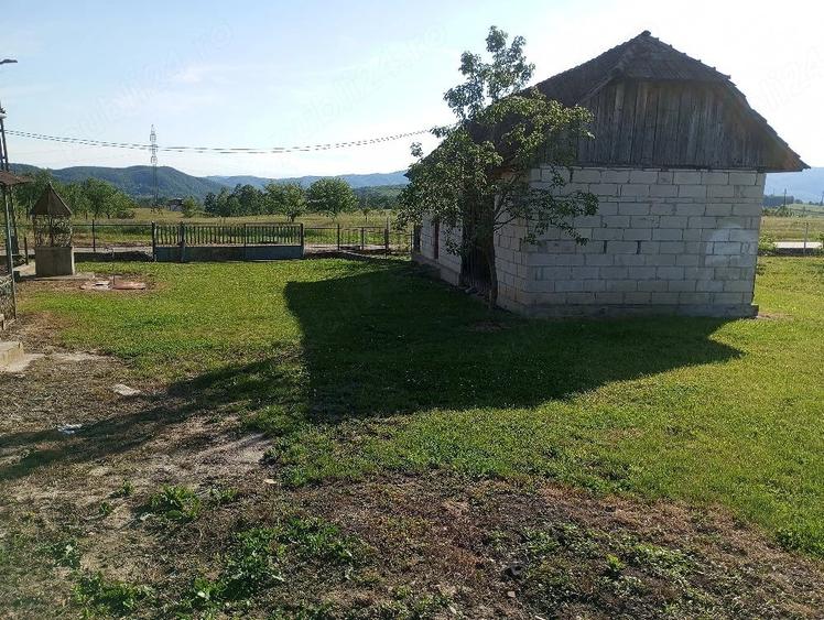 Casă cu 2 camere cu Teren 4707 Mp în Hălmăgel