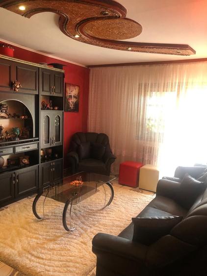 Apartament cu 4 camere decomandat în Burdujeni