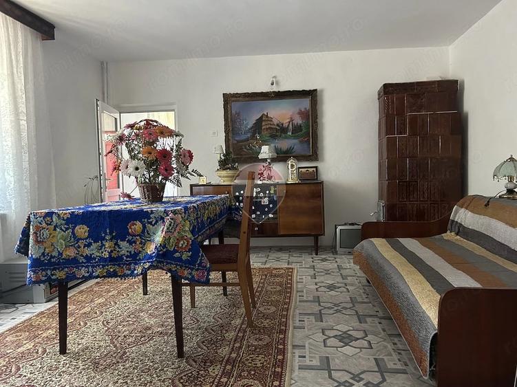 Casă cu 1 camere cu Teren 1129 Mp în Cunești