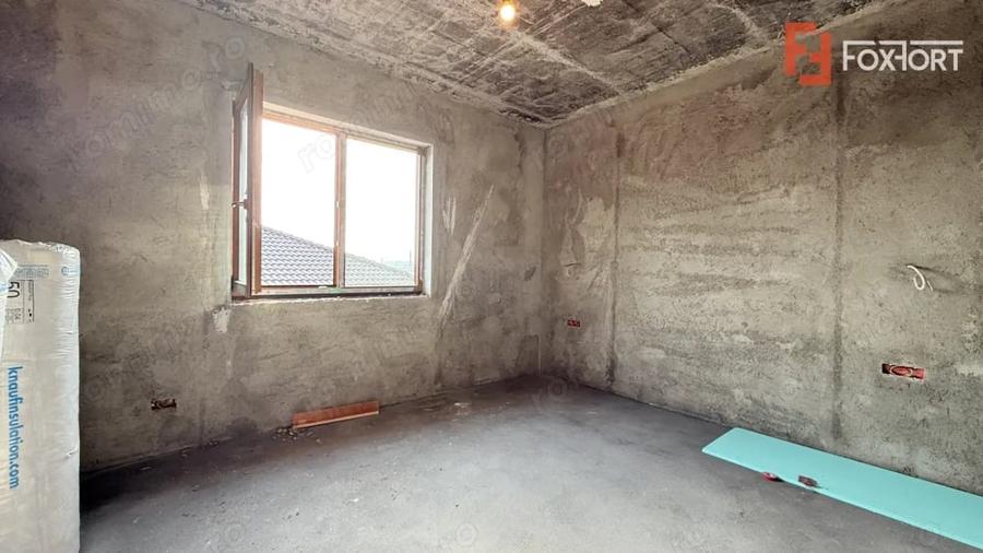 Casă cu 4 camere cu Teren 307 Mp în Ghiroda