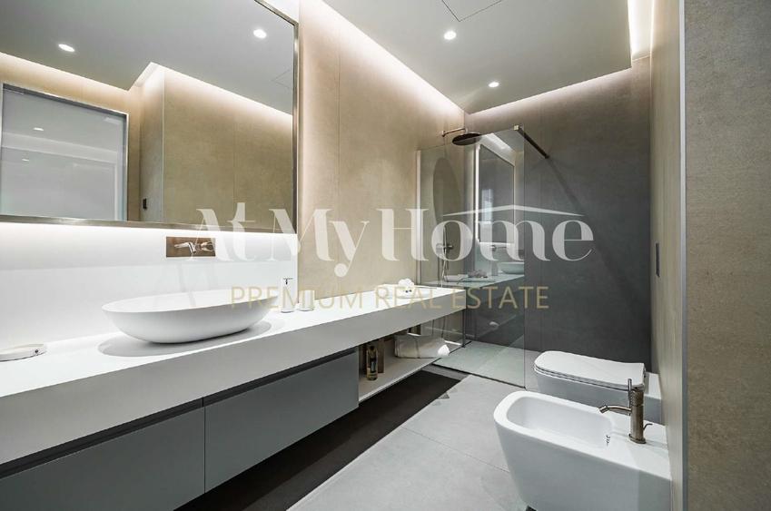 Penthouse cu 4 camere decomandat, mobilat în Primăverii