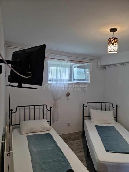 Casă cu 15 camere cu Teren 50 Mp în Carierei