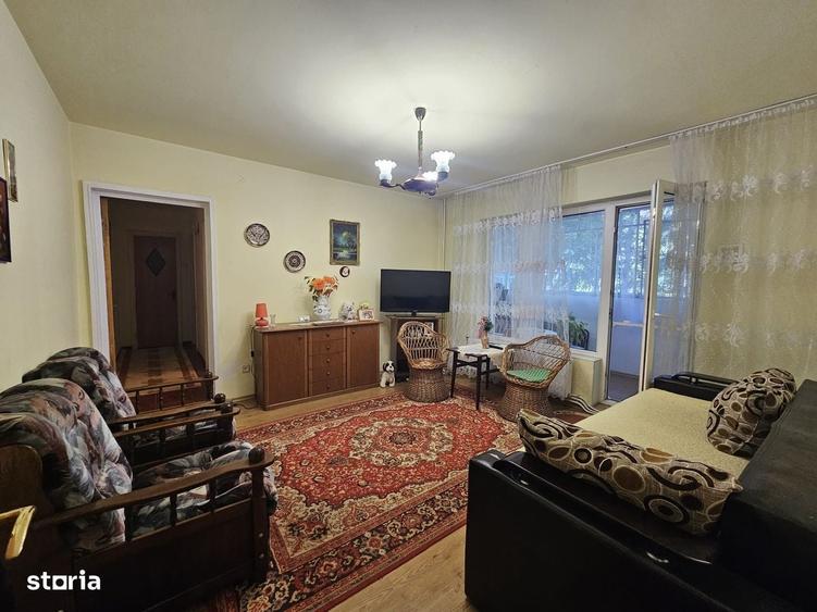 Apartament 3 camere , zona Miorita - 9