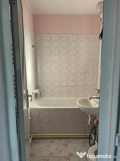 Apartament cu 3 camere decomandat în Tomis Nord