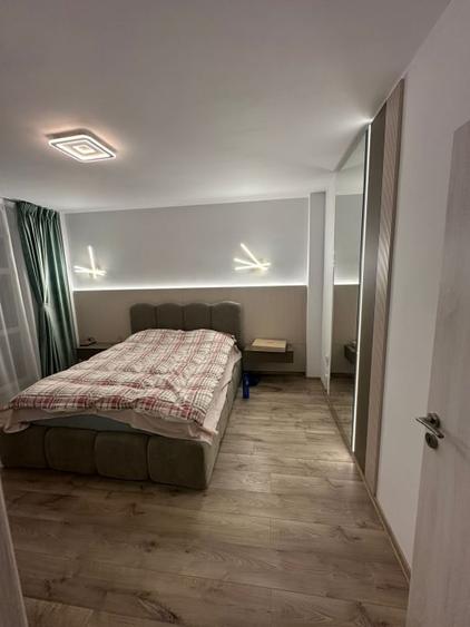 Apartament cu 3 camere decomandat în E3