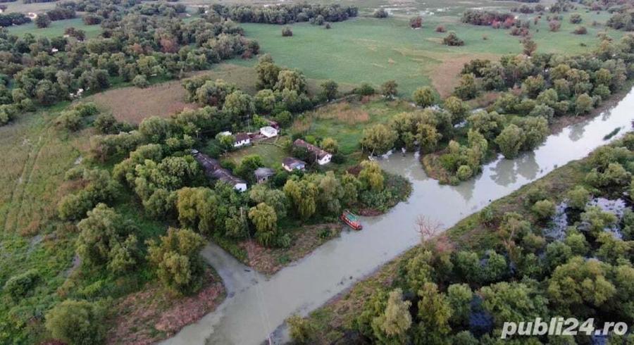 Teren de 11862 mp, în Maliuc