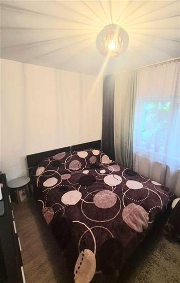 Apartament cu 2 camere semidecomandat, mobilat în Dâmbovița