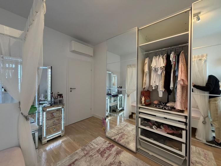 Apartament cu 4 camere decomandat, mobilat în Pipera