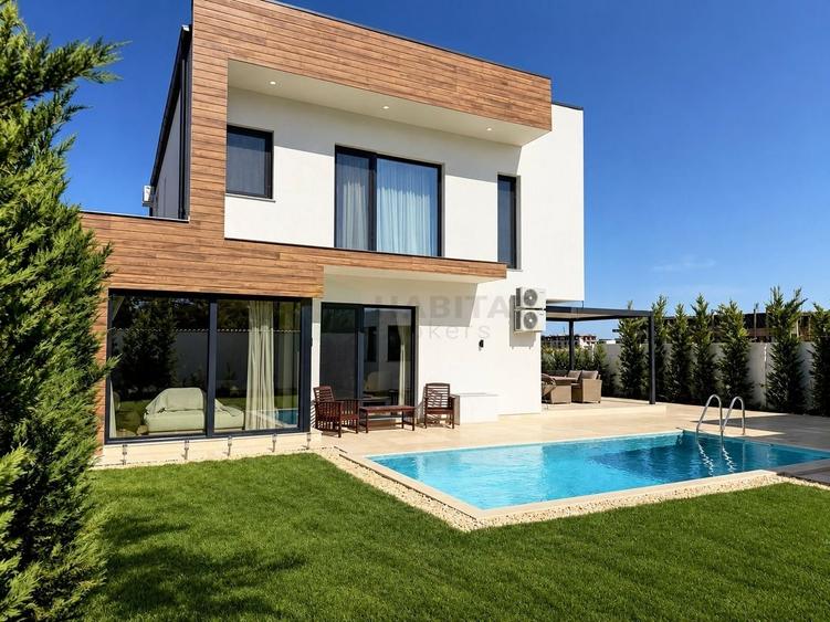 Casă individuală cu 4 camere cu Piscina în Tunari