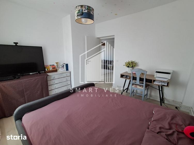Apartament cu 5 camere semidecomandat în Central